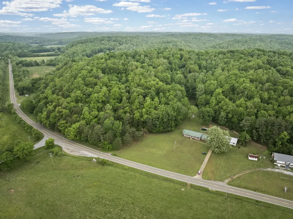 6268 Highway 100, W Centerville TN 37033