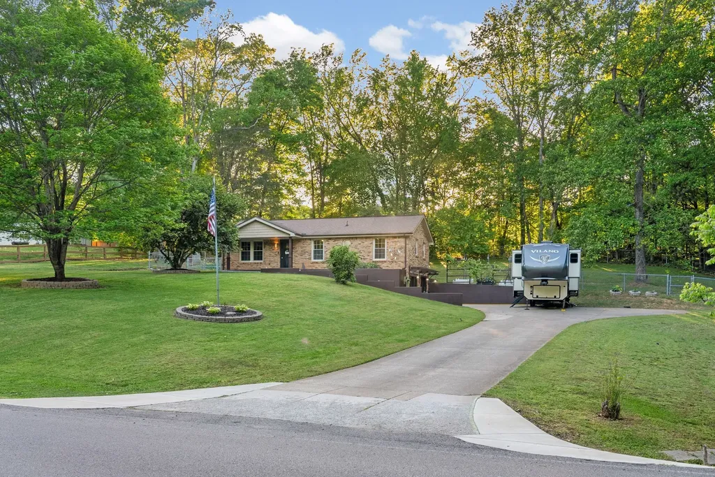 624 Bryan Road Clarksville TN 37043