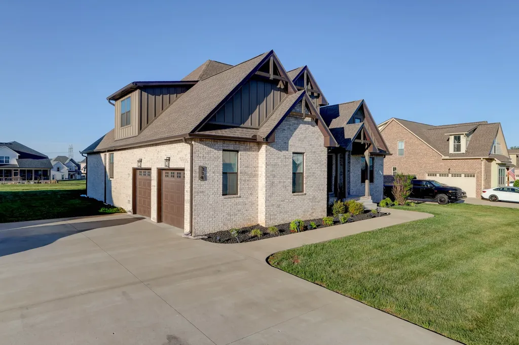 314 Clarabelle Lane Clarksville TN 37040