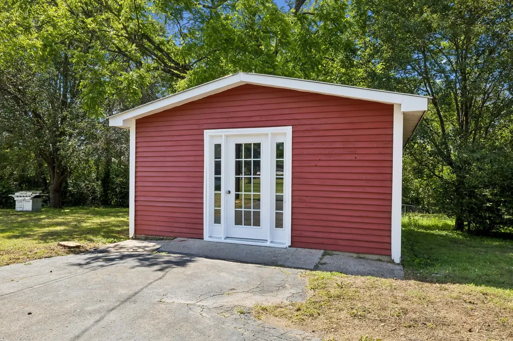 1507 5th Ave, W Springfield TN 37172
