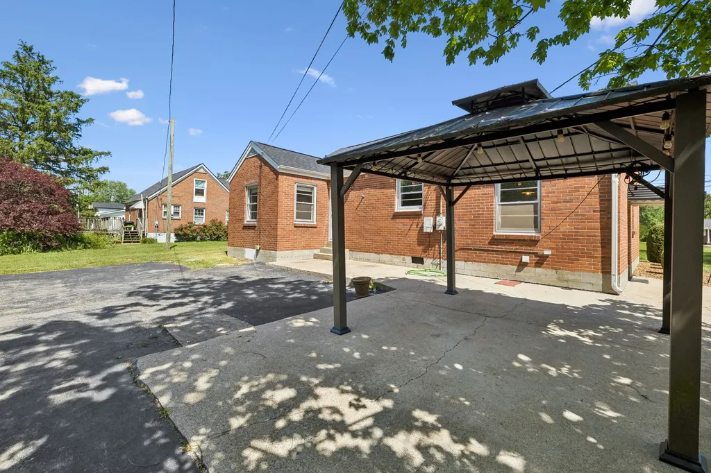 1507 5th Ave, W Springfield TN 37172