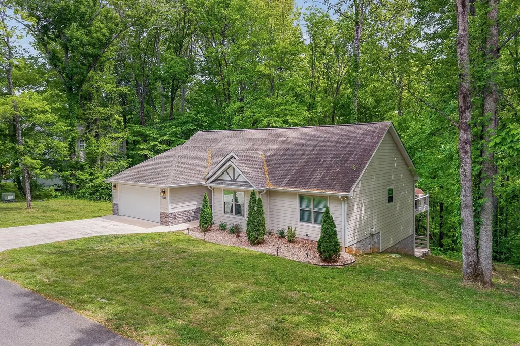 143 Swiper Drive Smithville TN 37166