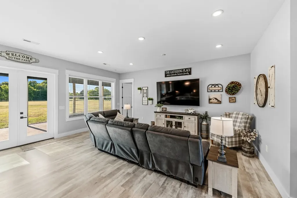 2610 Armstrong Valley Road Murfreesboro TN 37128