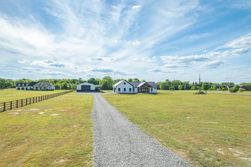 2610 Armstrong Valley Road Murfreesboro TN 37128