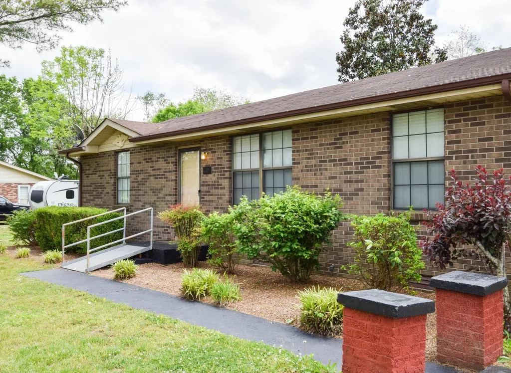 819 Hwy 52e Portland TN 37148