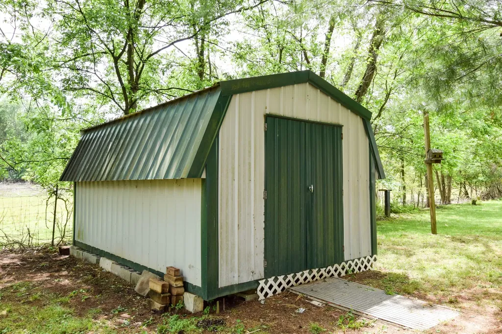 819 Hwy 52e Portland TN 37148