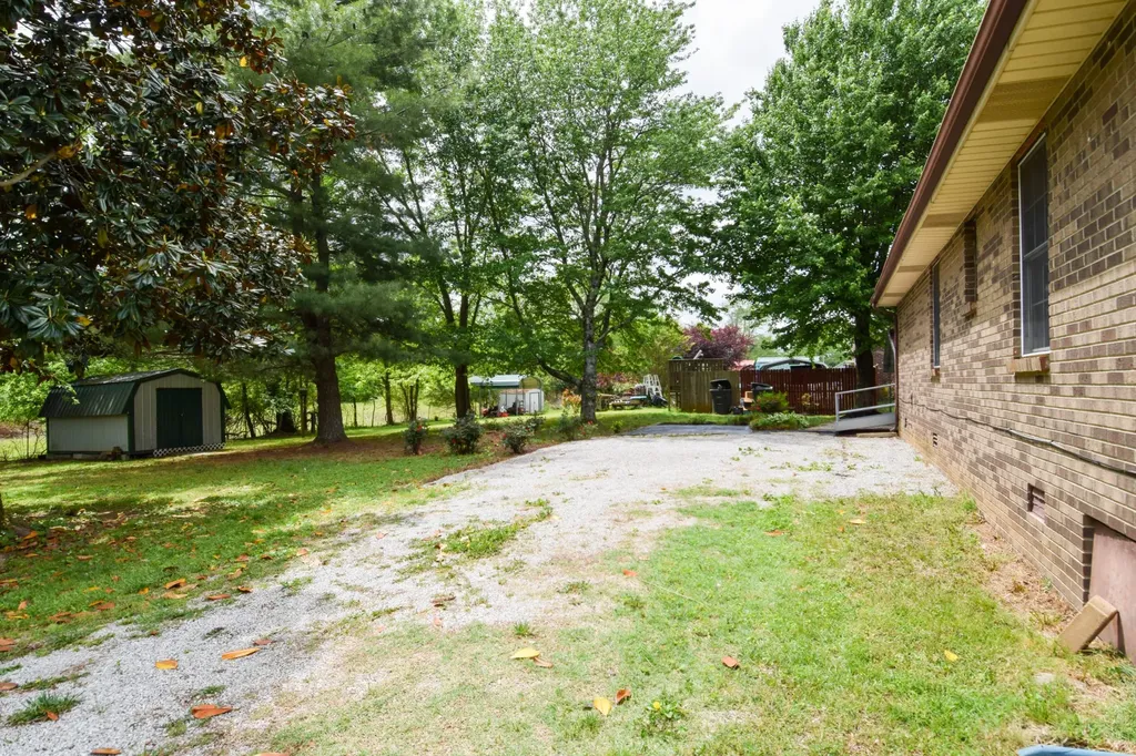819 Hwy 52e Portland TN 37148