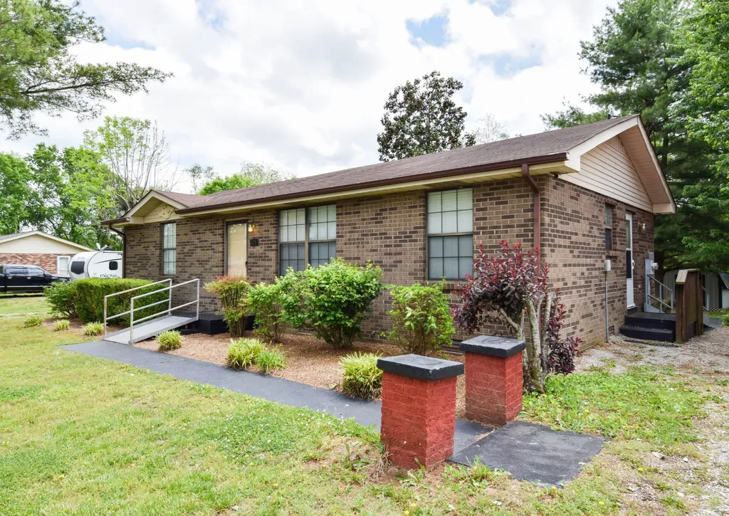 819 Hwy 52e Portland TN 37148