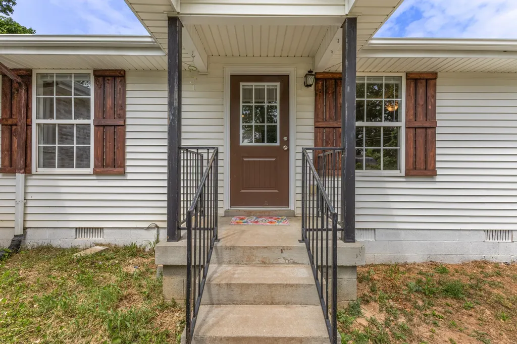 1704 Woodside Drive Springfield TN 37172