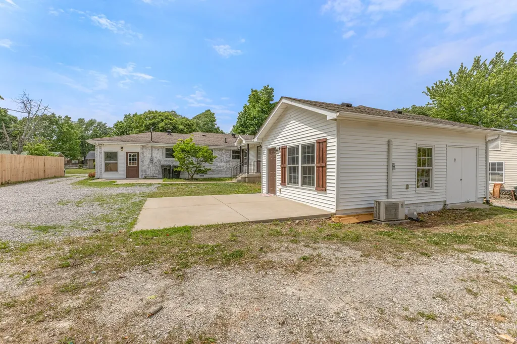 1704 Woodside Drive Springfield TN 37172