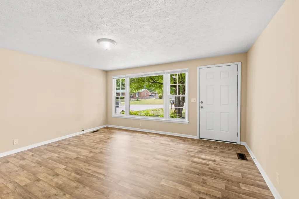 1704 Woodside Drive Springfield TN 37172