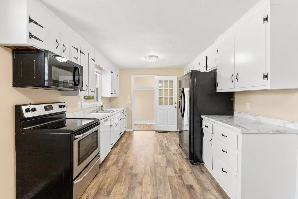 1704 Woodside Drive Springfield TN 37172