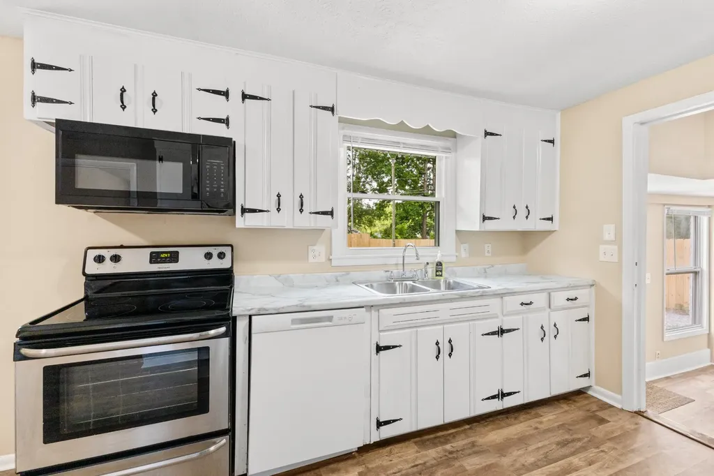 1704 Woodside Drive Springfield TN 37172