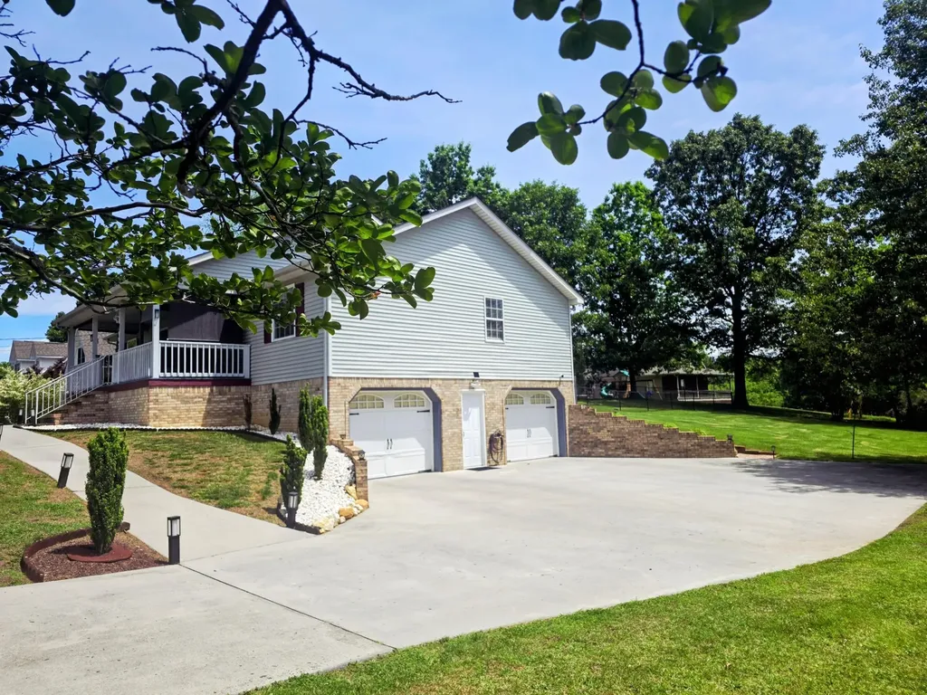 463 County Road 135 Riceville TN 37370