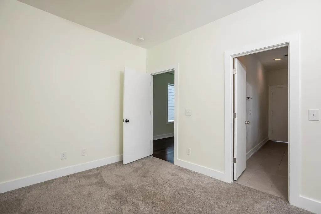 2123B Burns Street Nashville TN 37216