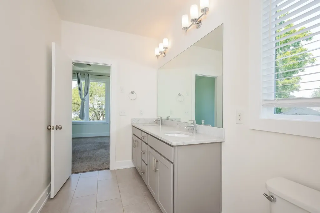 2123B Burns Street Nashville TN 37216