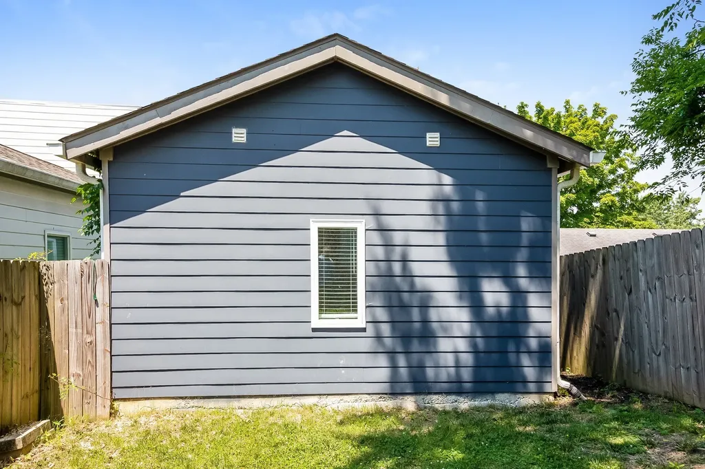 2123B Burns Street Nashville TN 37216
