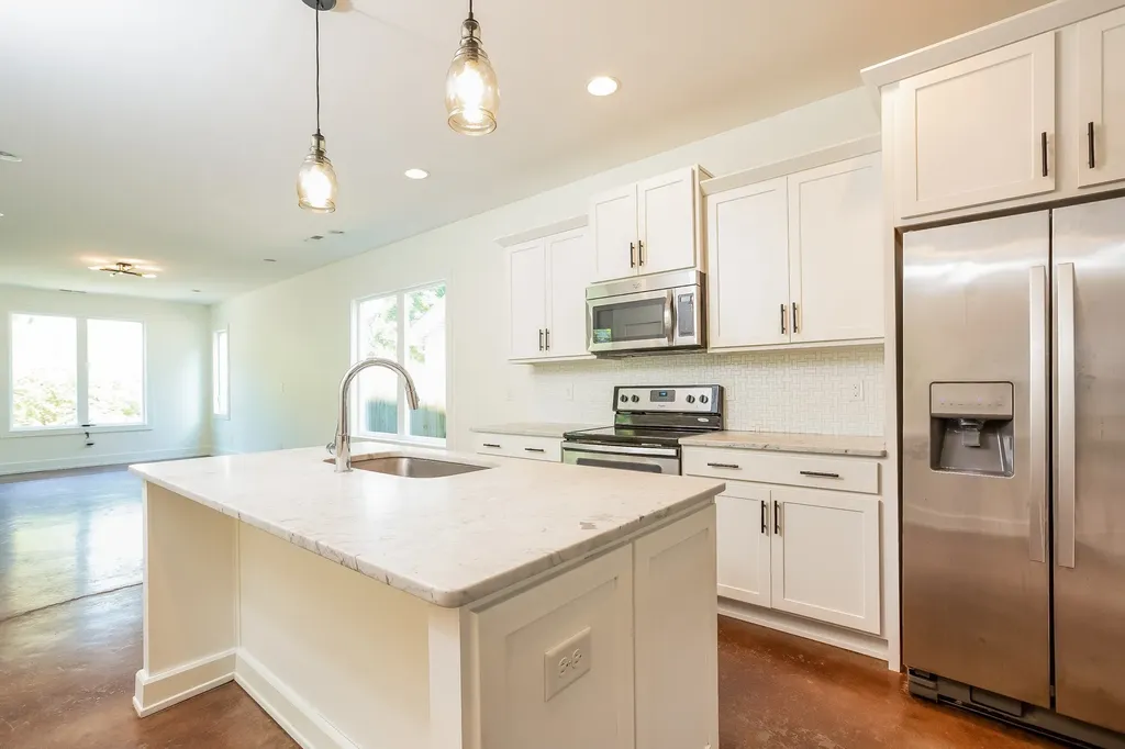 2123B Burns Street Nashville TN 37216