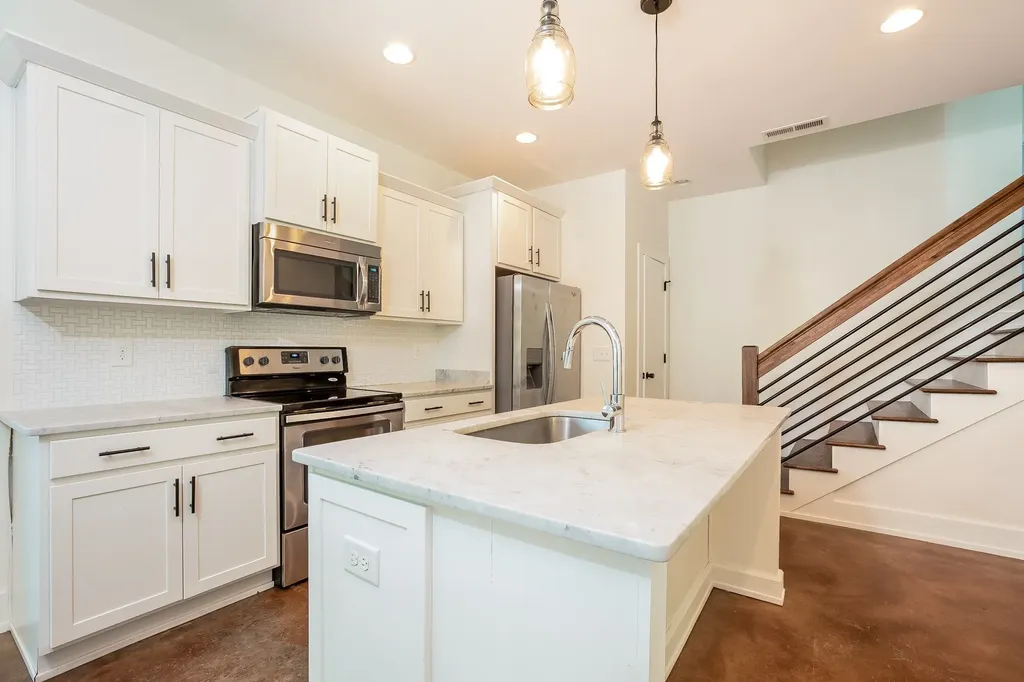 2123B Burns Street Nashville TN 37216
