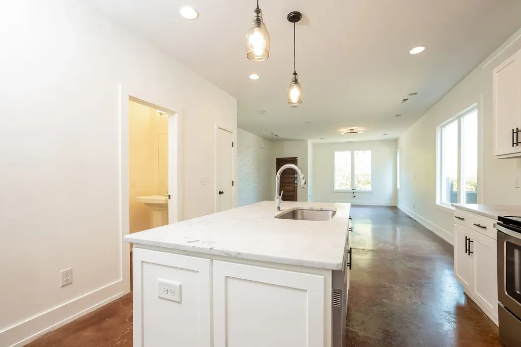 2123B Burns Street Nashville TN 37216
