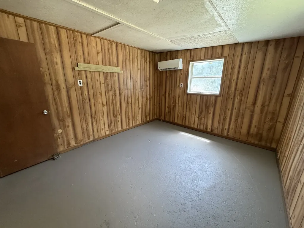 1074 S Main Street Crossville TN 38555
