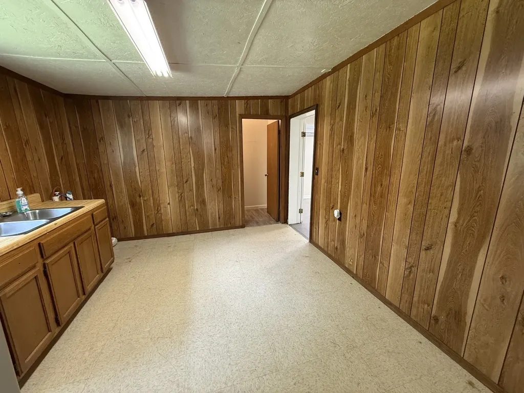 1074 S Main Street Crossville TN 38555