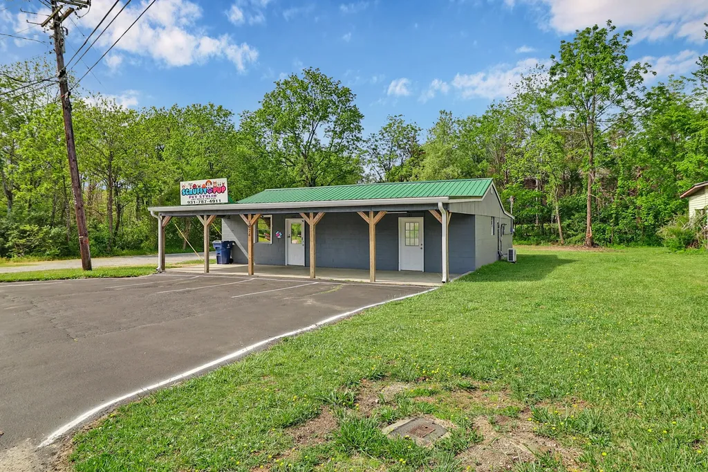 1074 S Main Street Crossville TN 38555