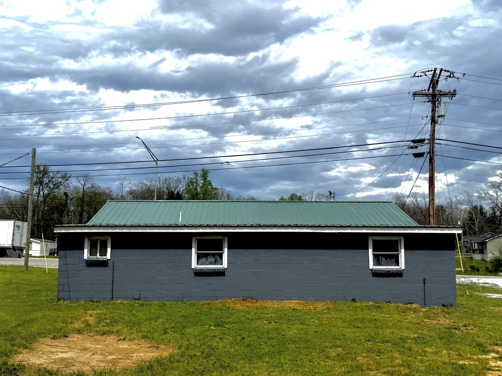 1074 S Main Street Crossville TN 38555