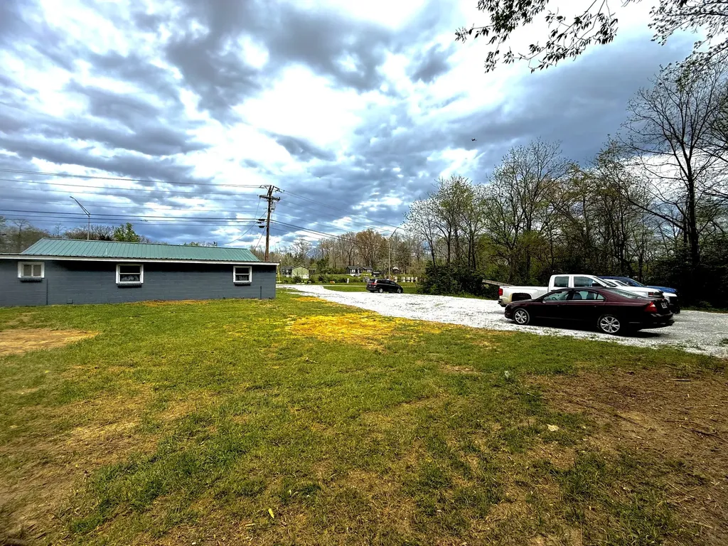 1074 S Main Street Crossville TN 38555