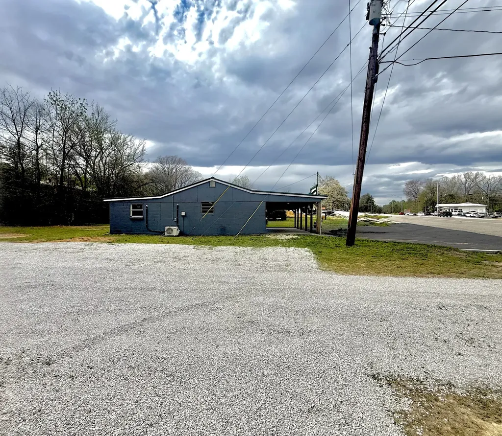 1074 S Main Street Crossville TN 38555