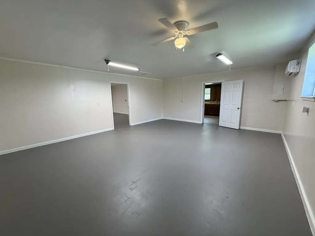 1074 S Main Street Crossville TN 38555