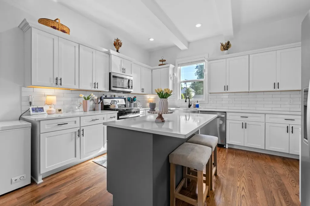 1814 12th Ave, N Nashville TN 37208
