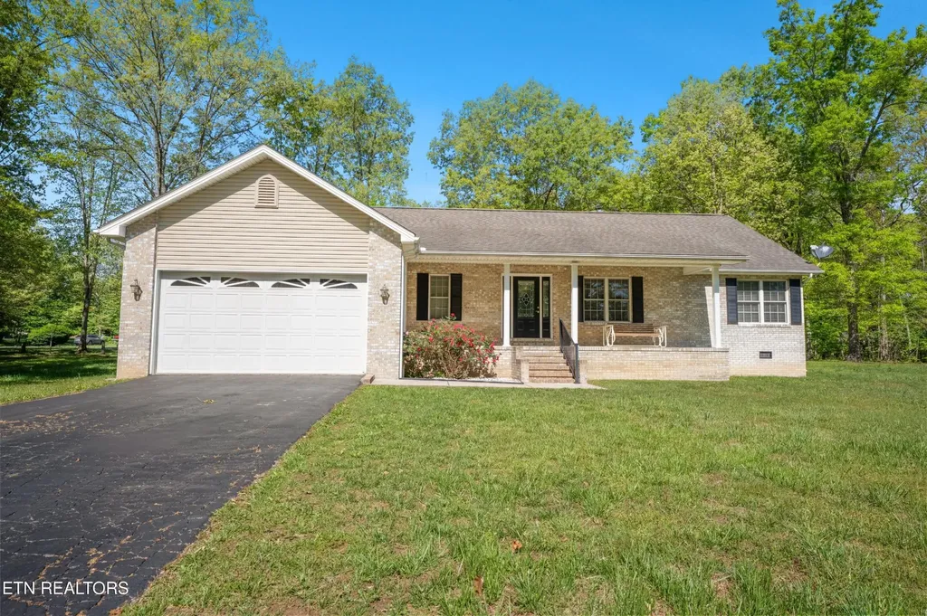 957 Stonecrest Loop Crossville TN 38571