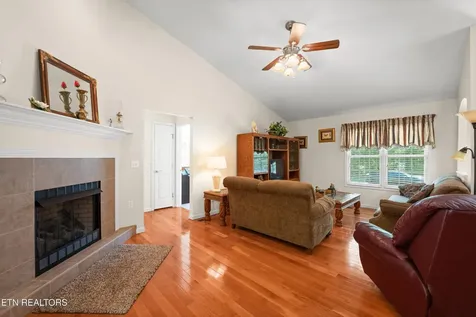 957 Stonecrest Loop Crossville TN 38571