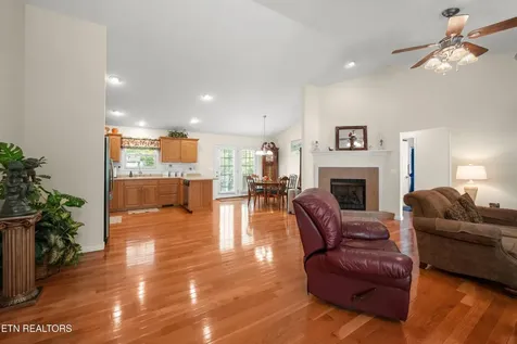 957 Stonecrest Loop Crossville TN 38571