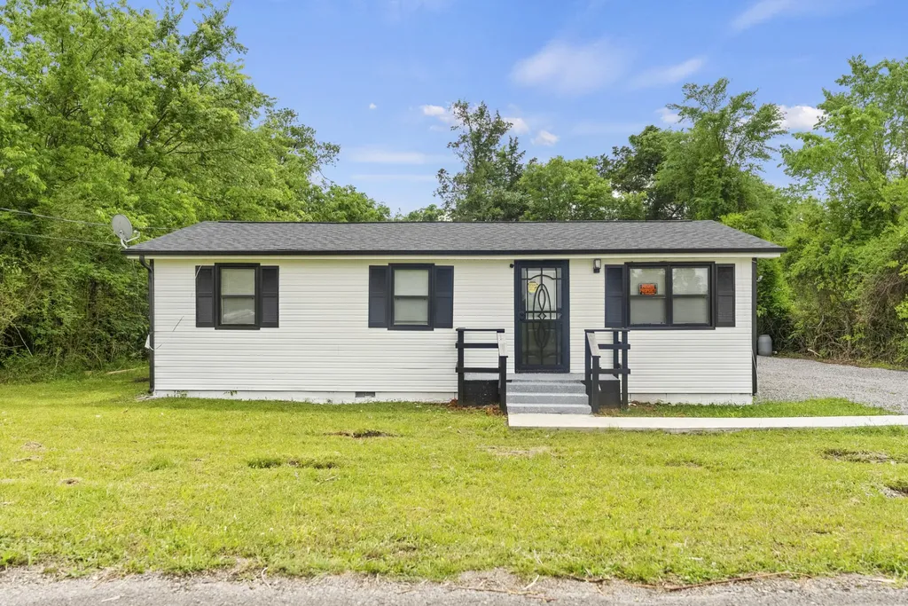 1370 Daniels Street Christiana TN 37037