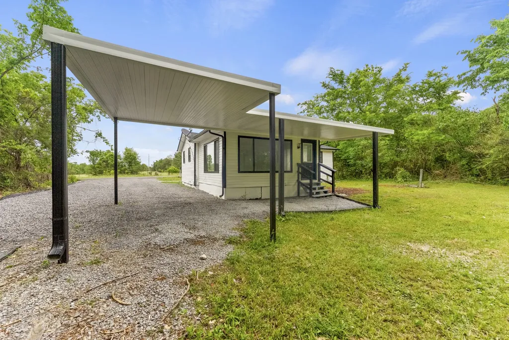 1370 Daniels Street Christiana TN 37037