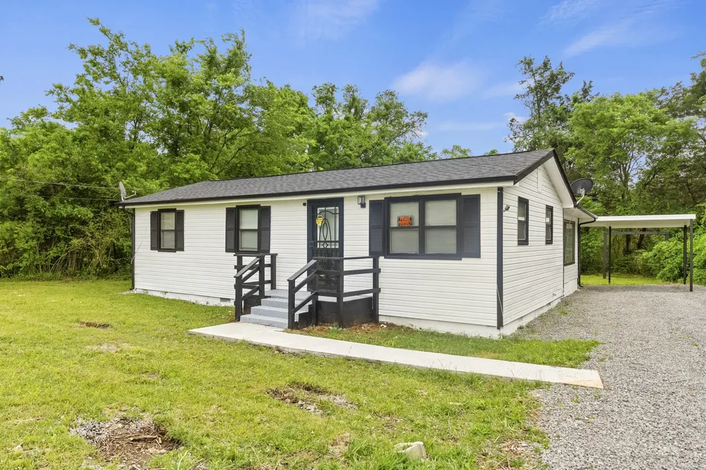 1370 Daniels Street Christiana TN 37037
