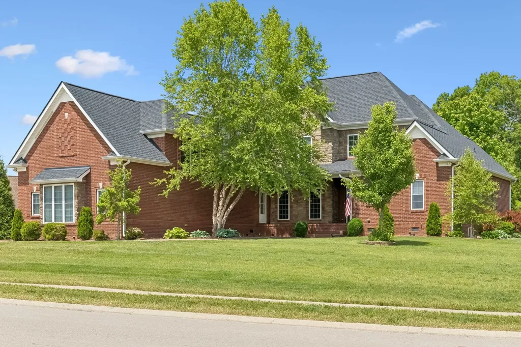2440 Settlers Trace Clarksville TN 37043