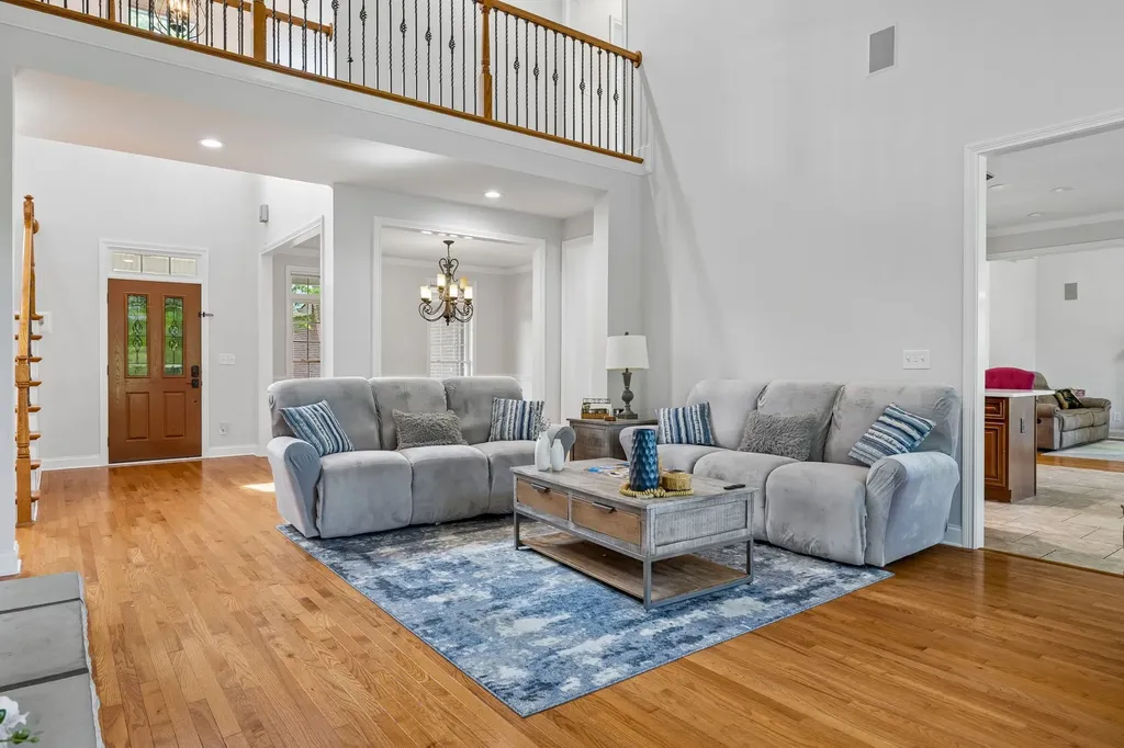 2440 Settlers Trace Clarksville TN 37043