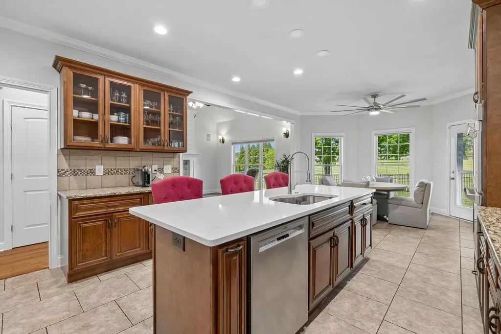 2440 Settlers Trace Clarksville TN 37043