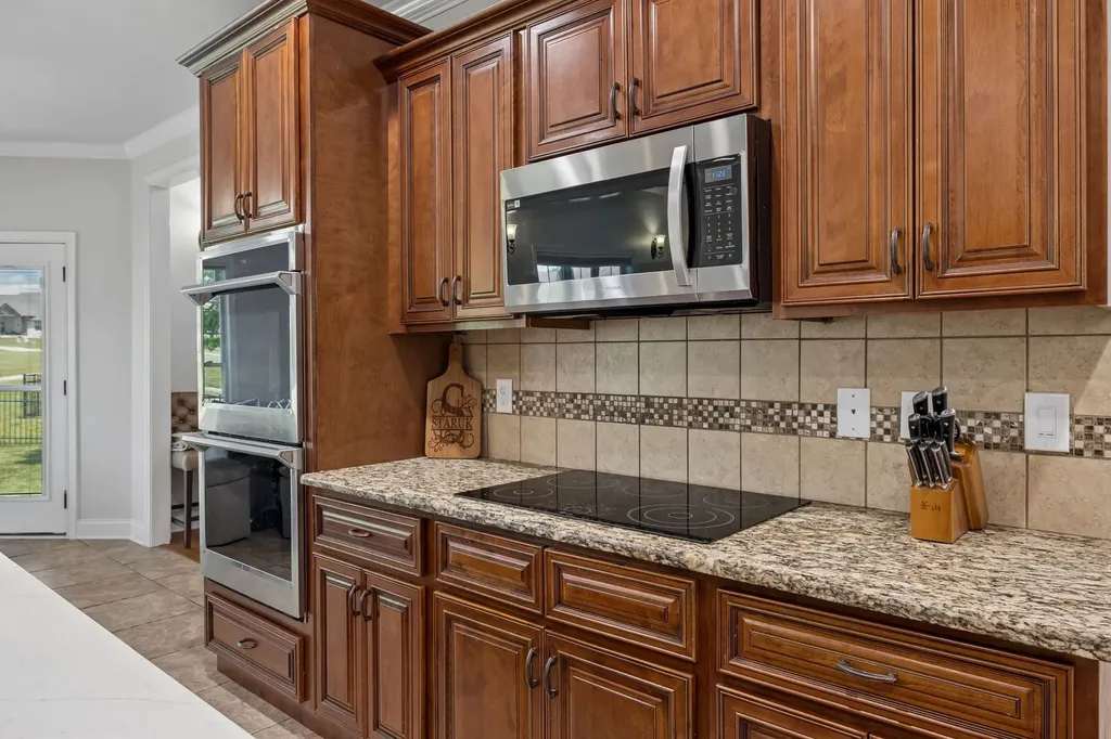 2440 Settlers Trace Clarksville TN 37043
