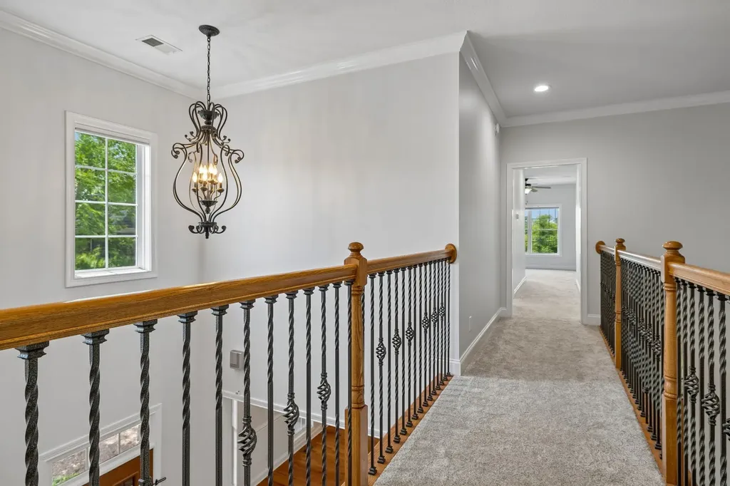 2440 Settlers Trace Clarksville TN 37043