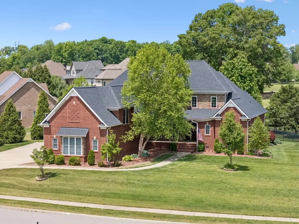 2440 Settlers Trace Clarksville TN 37043