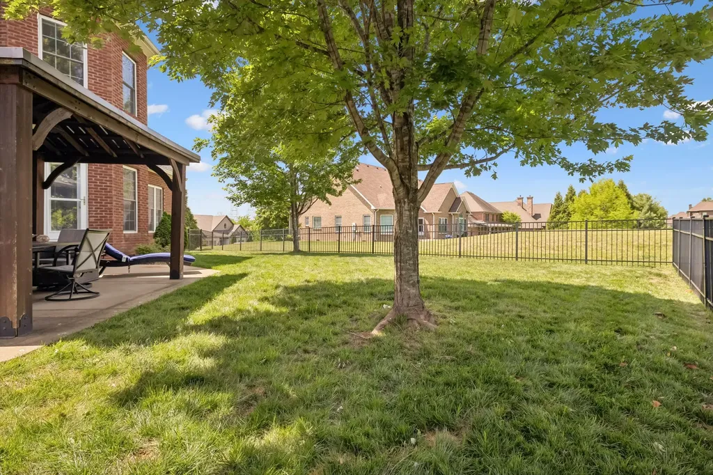 2440 Settlers Trace Clarksville TN 37043
