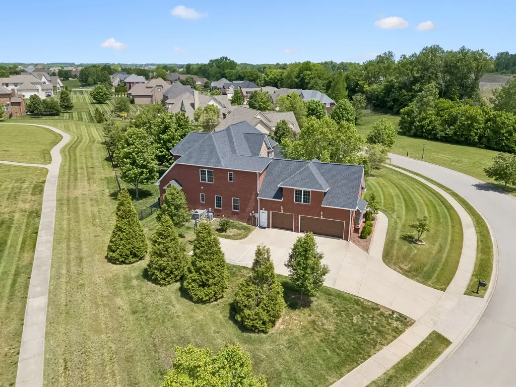 2440 Settlers Trace Clarksville TN 37043