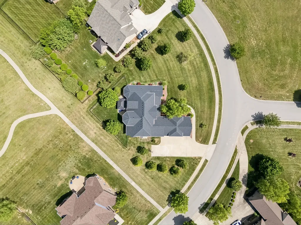2440 Settlers Trace Clarksville TN 37043