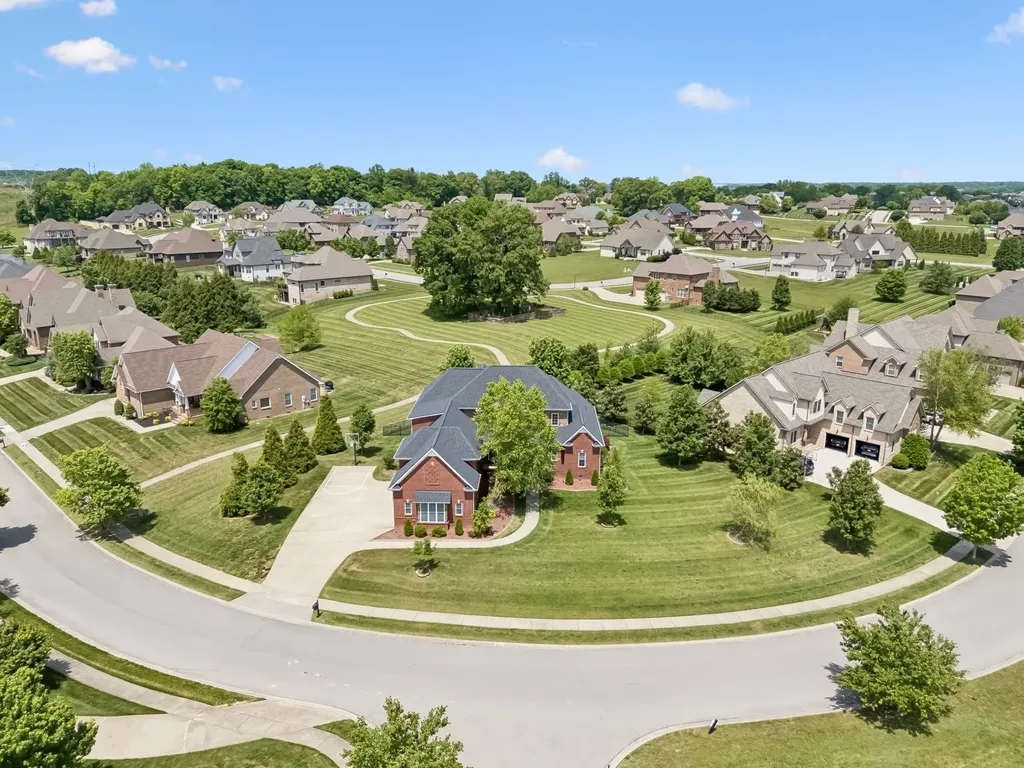 2440 Settlers Trace Clarksville TN 37043