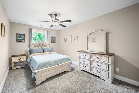 317 Alonzo Place Cunningham TN 37052