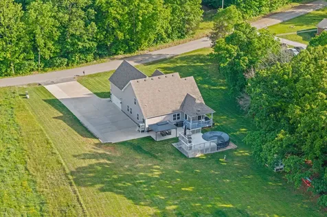317 Alonzo Place Cunningham TN 37052